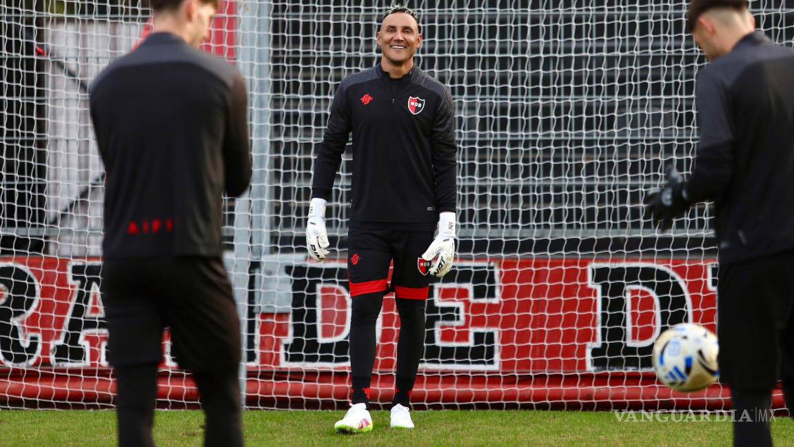 Keylor Navas ya entrena con Newell’s y se aleja de Pumas