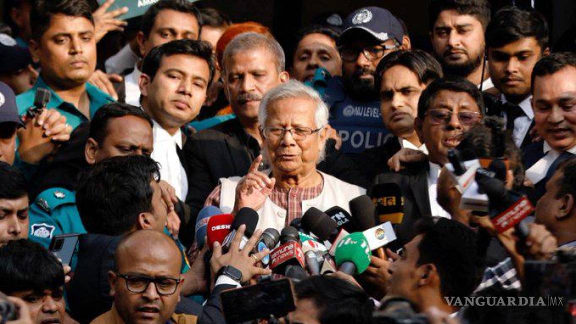 Muhammad Yunus, Nobel de la Paz acusado de malversación, obtiene libertad bajo fianza en Bangladesh