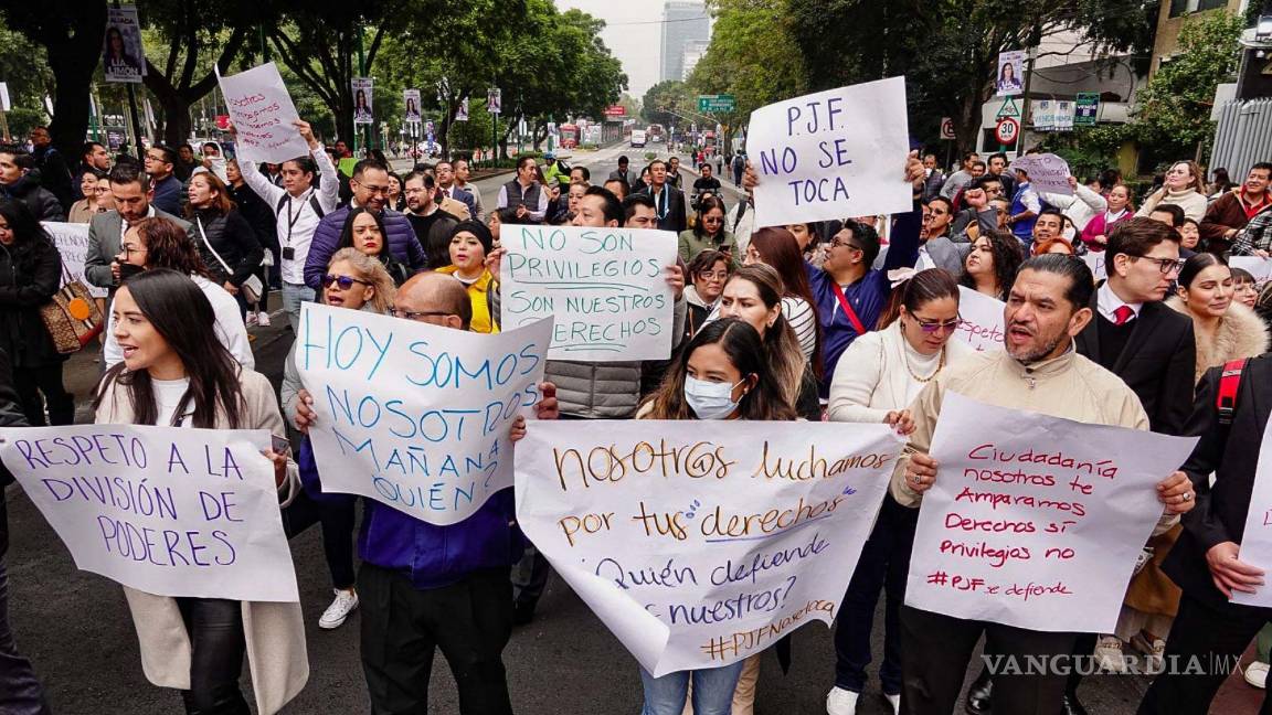 $!Integrantes del Sindicato de Trabajadores del Poder Judicial de la Federación (PJF) se manifestaron en diversos puntos de CDMX.