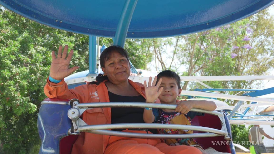 Reconoce Torreón a trabajadores de limpieza, con festejo para sus hijos en el Día del Niño