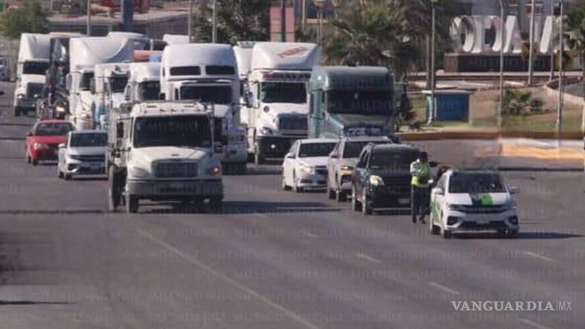 Torreón: Camioneros protestan contra abusos y extorsiones policiacas en retenes