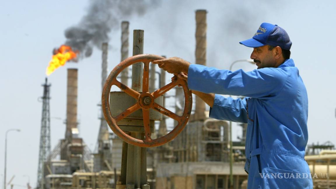 'Cayeron los precios del petróleo, pero tenemos producción': AMLO