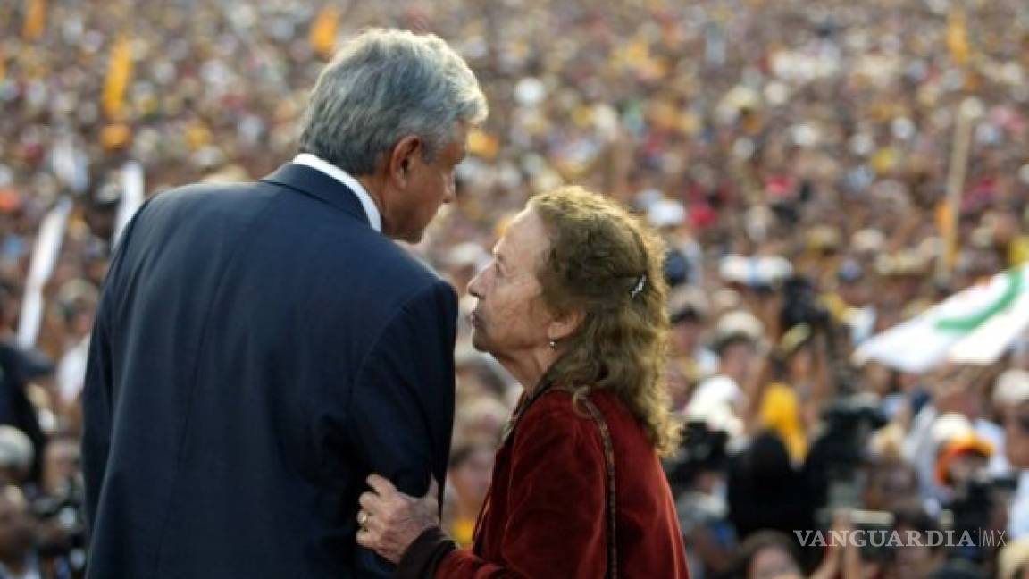 &quot;Voy a hacer todo lo que humanamente me sea posible para dar con los desaparecidos&quot;: AMLO acepta encomienda de Rosario Ibarra