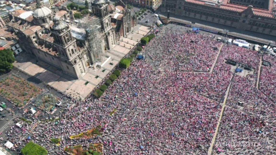 $!Miles de personas asistieron a la movilización “Marcha por la Democracia” en el Zócalo de la CDMX.