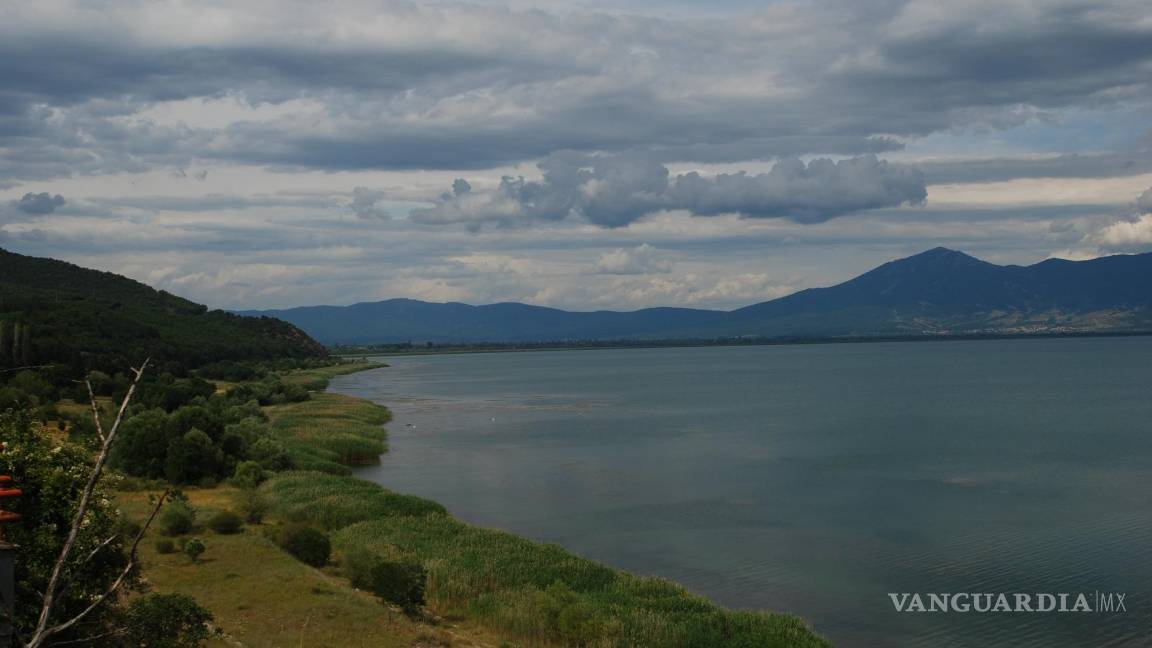 $!Lago Prespa, compartido por Albania, Grecia y Macedonia.