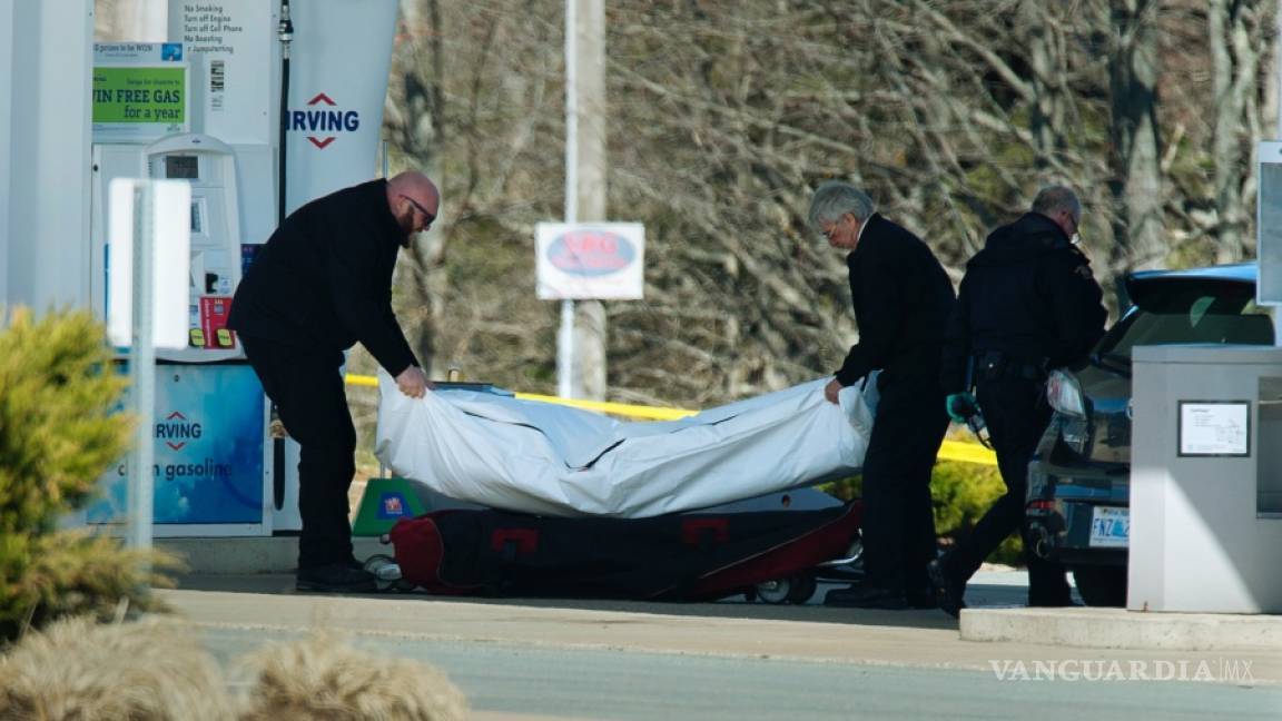 Aumenta a 18 personas muertas tras tiroteo en Canadá por un hombre disfrazado de policía