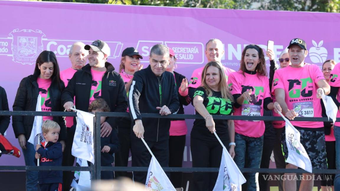 $!En carrera de Coahuila se suman 10 mil almas vs el cáncer