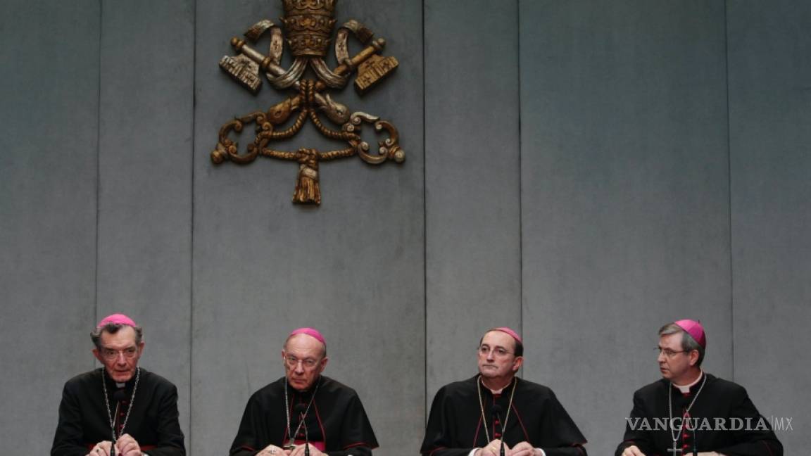 Obispo belga critica el decreto del Vaticano sobre las parejas gays