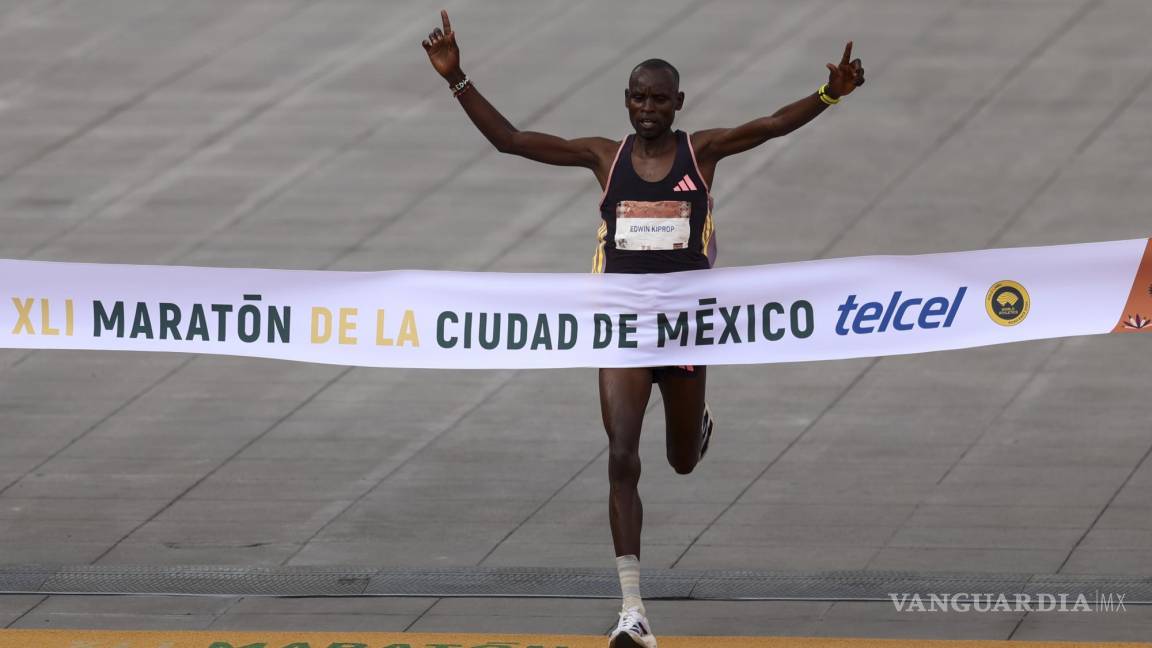 Kiptoo y Chemutai reinan en la XLII edición del Maratón de la Ciudad de México