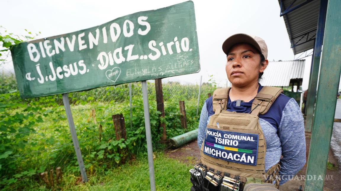 $!En Michoacán, productores del campo han tenido que recurrir a policías comunitarias para hacer frente a grupos del crimen.