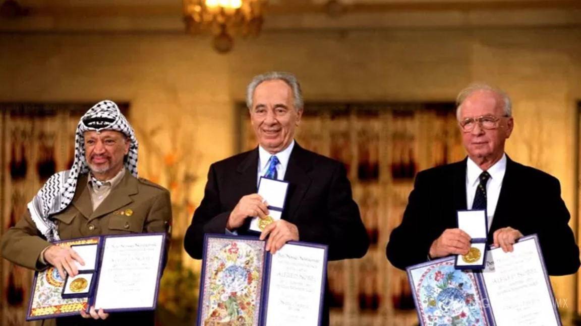 $!Yasser Arafat, Shimon Peres e Isaac Rabin recibieron en 1994 el Premio Nobel de la Paz.