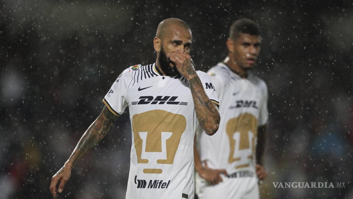 Dani Alves dice adiós al Apertura 2022 con Pumas: no jugará ante Juárez por lesión