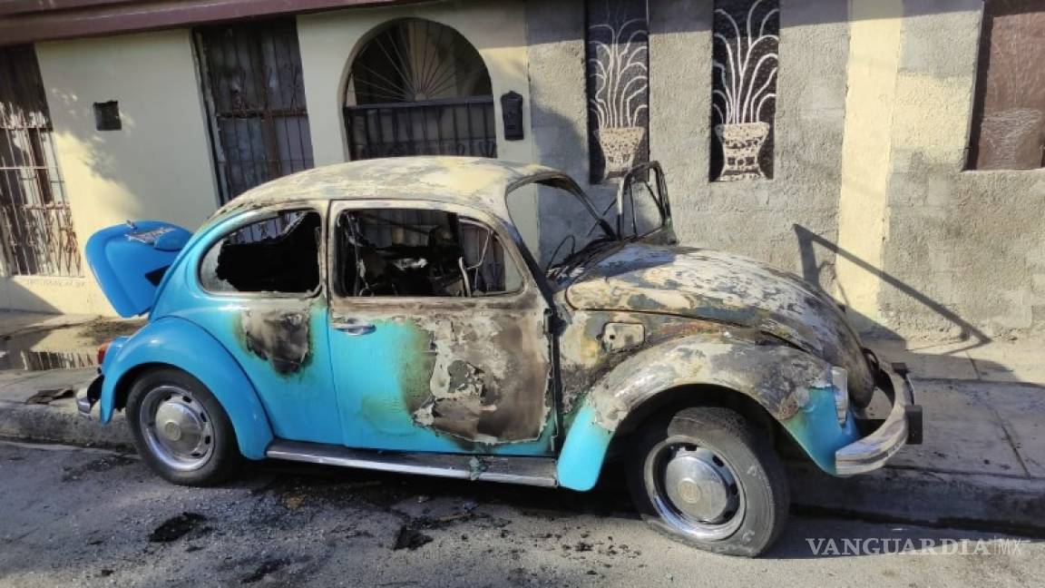 Le queman su automóvil por no pagar ‘deuda’