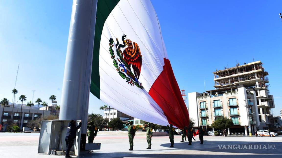Conmemoran el Día de la Constitución en Torreón
