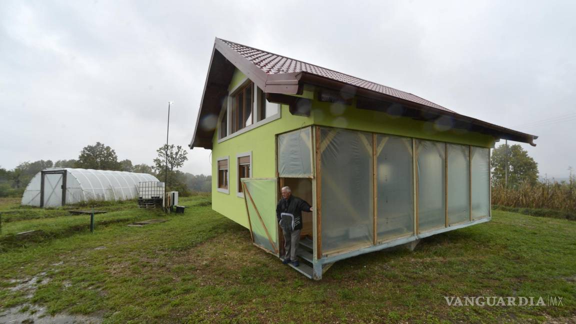 ¡Eso es amor!, un hombre en Bosnia construye una casa rotativa a pedido de esposa