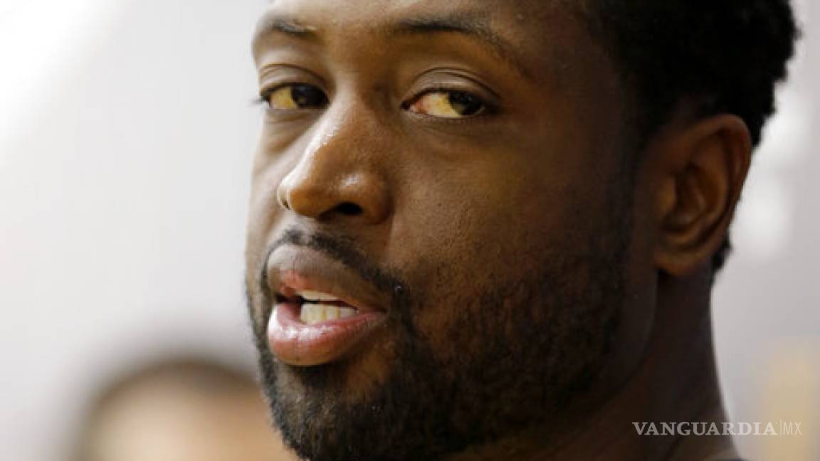 Dwyane Wade pide a los Cavs cambio de jugador titular a suplente