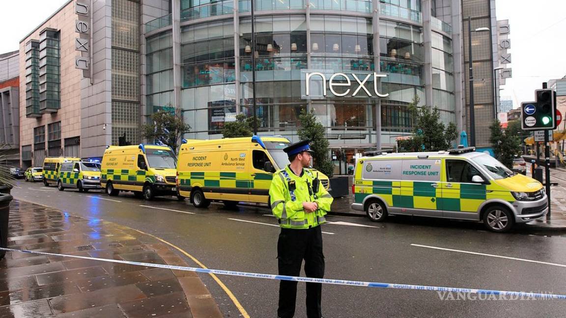 De nuevo cae el terror en Manchester; 5 heridos por hombre con cuchillo fuera de centro comercial