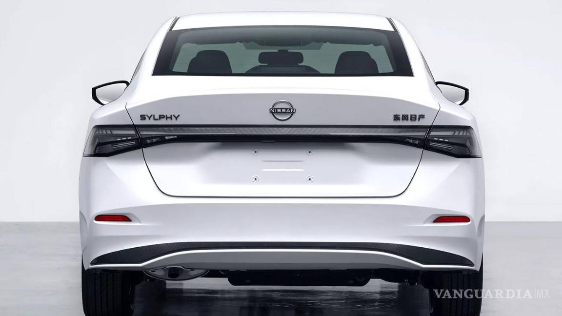 $!El Sentra 2026 muestra una silueta más estilizada y detalles vanguardistas, confirmando el salto estético y tecnológico con el que Nissan busca fortalecer su sedán estrella.