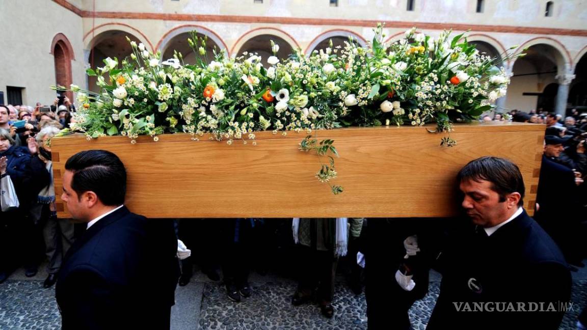 Italia despide al escritor Umberto Eco con un funeral laico en Milán