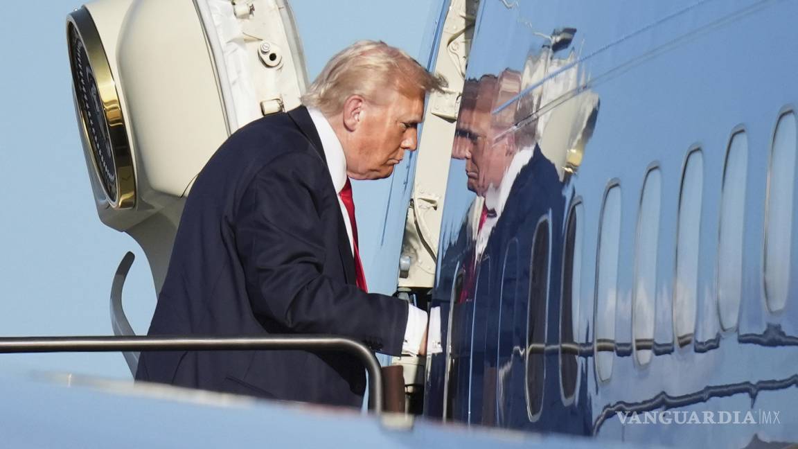 Amaga Donald Trump a Putin con arancel de 100% a Rusia si no detiene guerra