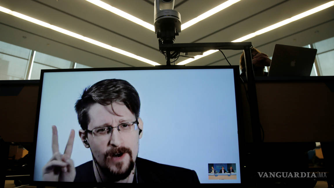 Detención de Assange es &quot;momento negro&quot; para libertad de prensa, dice Snowden