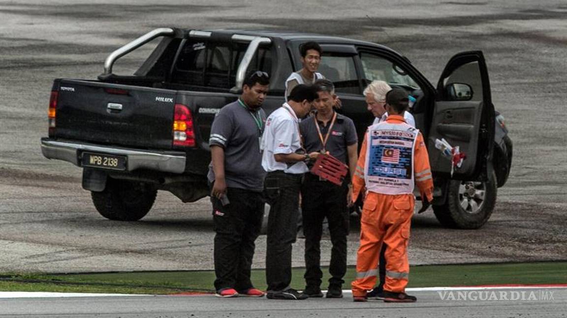 $!Romain Grosjean sale ileso de un choque en las prácticas del GP de Malasia