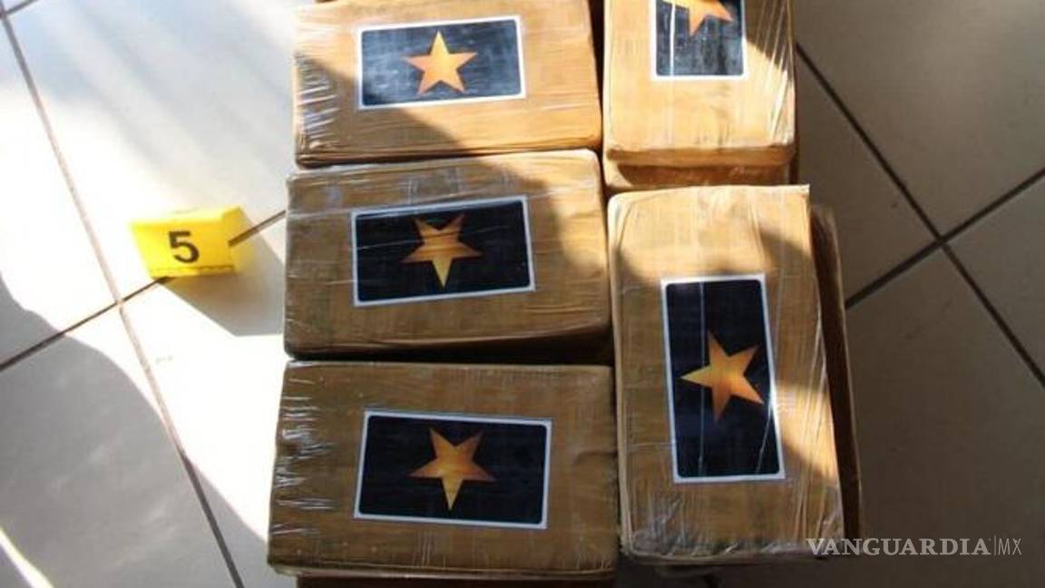 $!Aseguran 1.7 toneladas de cocaína en Michoacán, droga flotaba en el mar