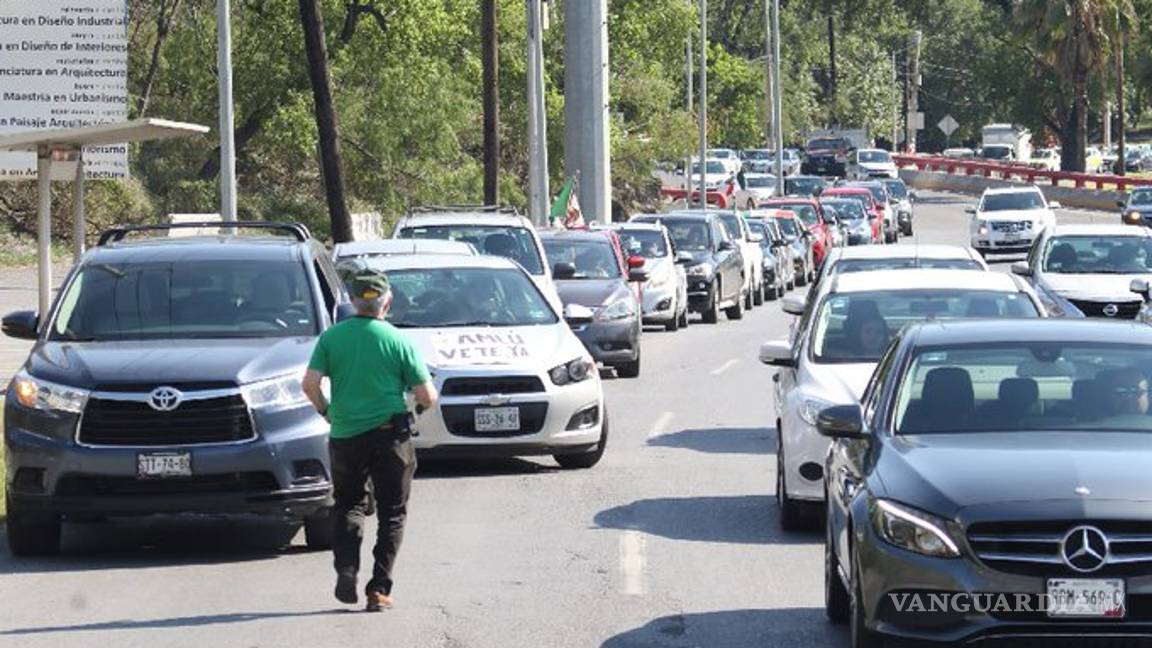 $!'AMLO vete ya', automovilistas protestan contra Obrador en CDMX