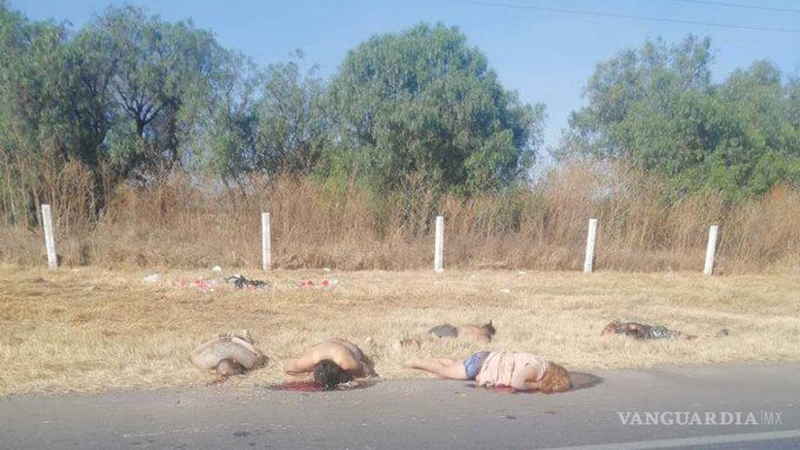 $!Dejan seis cuerpos sobre carretera en Zacatecas, una mujer entre víctimas