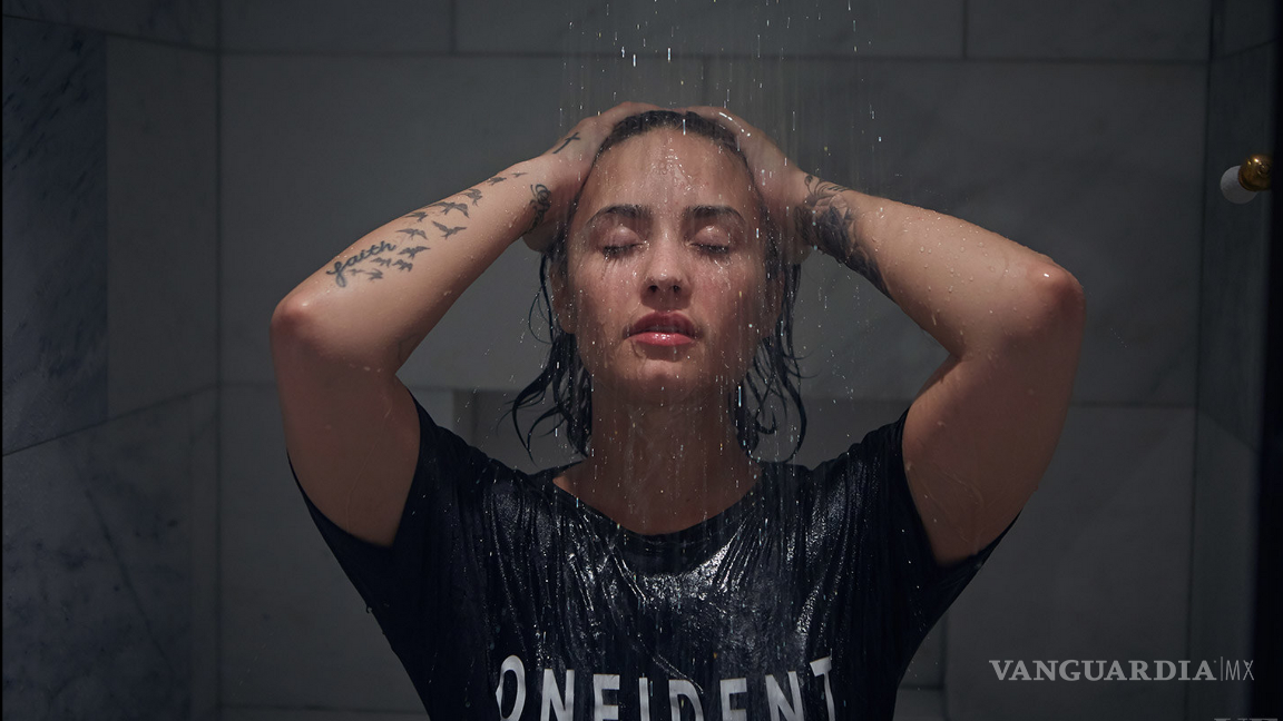 $!Demi Lovato hace un desnudo para Vanity Fair sin maquillaje ni photoshop.