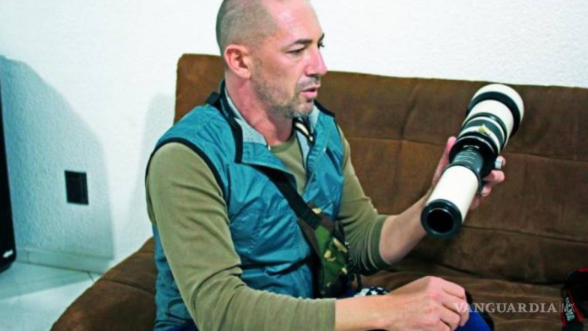 El es Antonio Urzi, 'El cazador de ovnis'... ha captado más de 4 mil avistamientos en 18 años (videos)