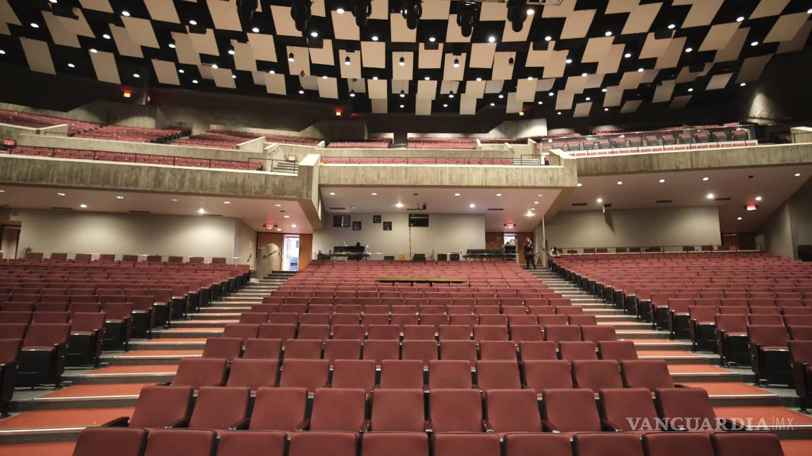 $!El interior del teatro del Lehman Center for the Performing Arts en el Bronx, Nueva York. AP/Isaac Arias