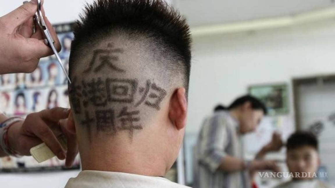 Este barbero chino dibuja a famosos con tu pelo