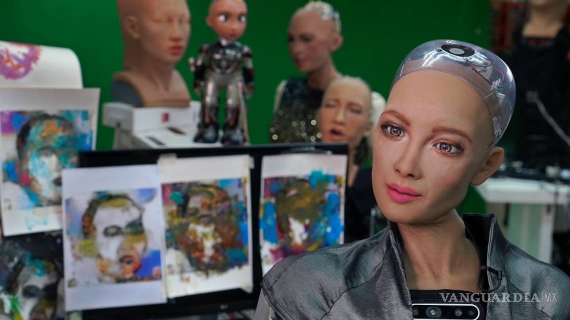 $!Sophia, un robot, vende una pieza de arte creada por por ella por más de 688 mil dólares