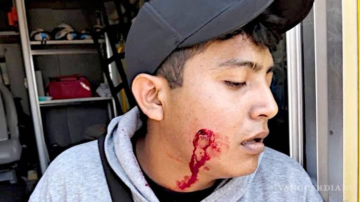 $!Policías antimotines de Tabasco y elementos de la Guardia Nacional disolvieron una protesta estudiantil en Balancán.