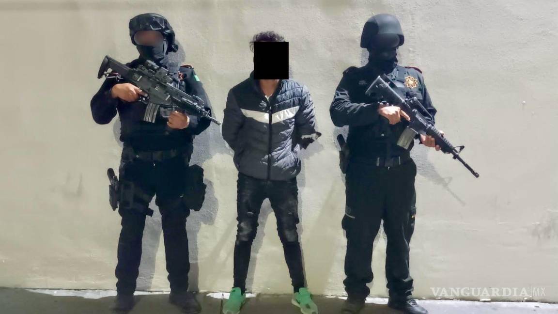 Detienen en Nuevo León a hombre que se hacía pasar como elemento de la Policía Federal
