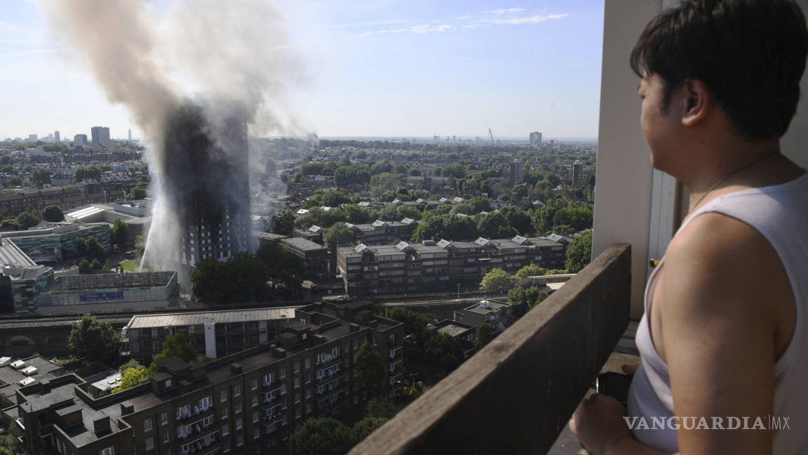 Al menos 6 muertos y 64 heridos en el incendio de un edificio en Londres