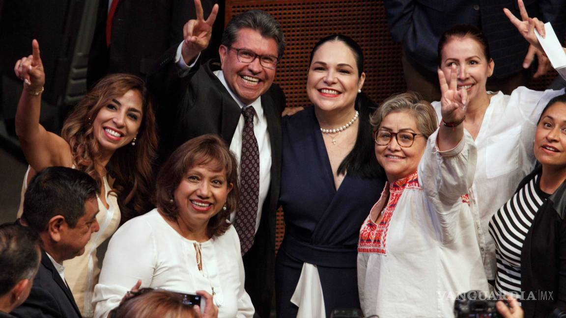Senadores eligen a Mónica Fernández para presidir la Mesa Directiva