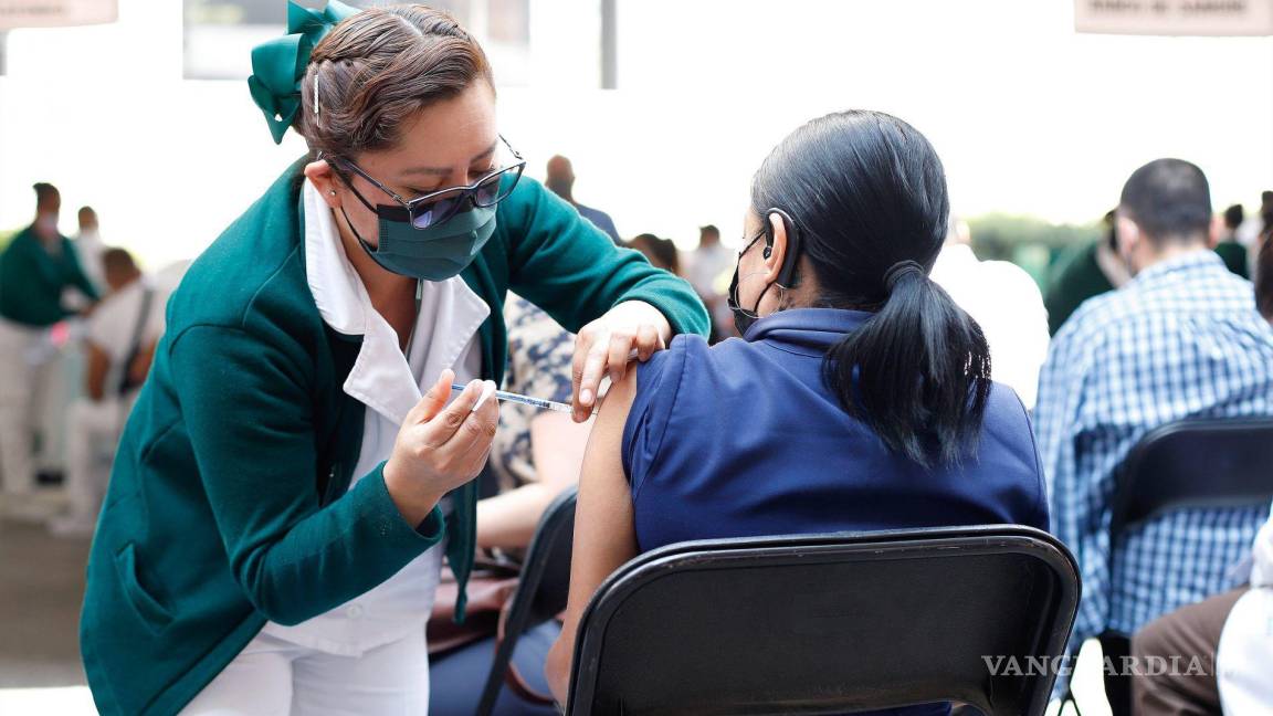 Descubren que variante Ómicron no afecta a los pulmones, pero sí a los bronquios