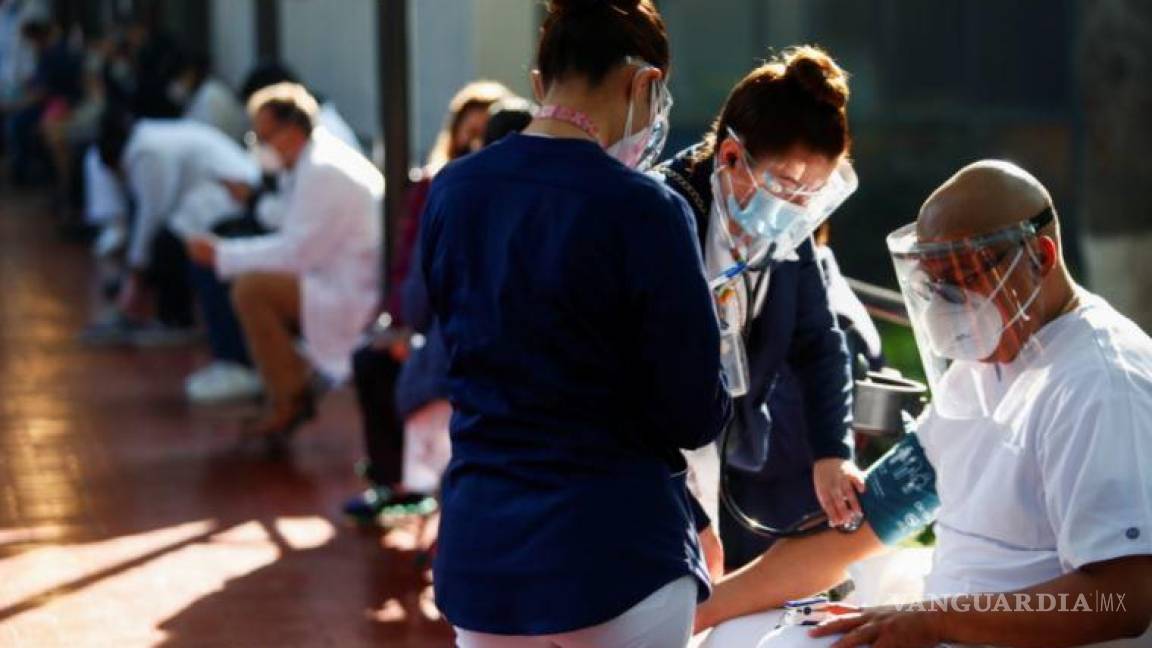 Se ‘colaron’ 29 funcionarios en vacunación contra COVID-19 en Coahuila