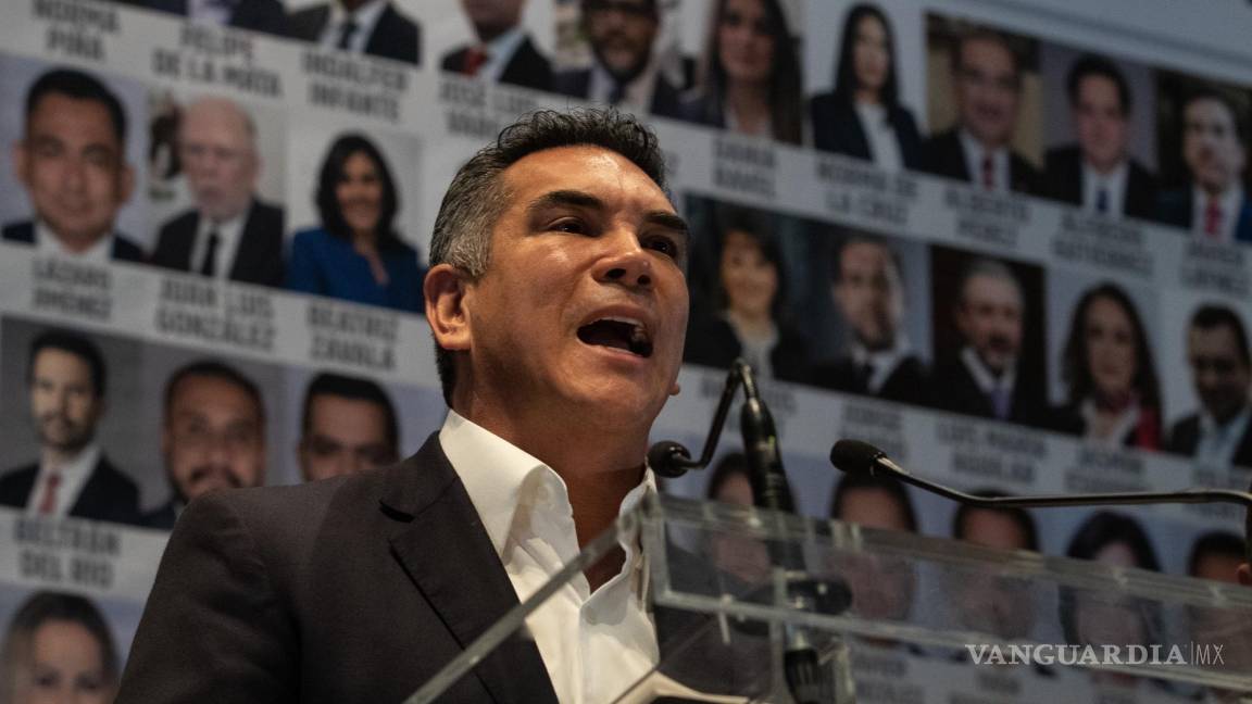 Se ‘encierran’ senadores del PRI para discutir conflicto entre Osorio Chong y ‘Alito’ Moreno
