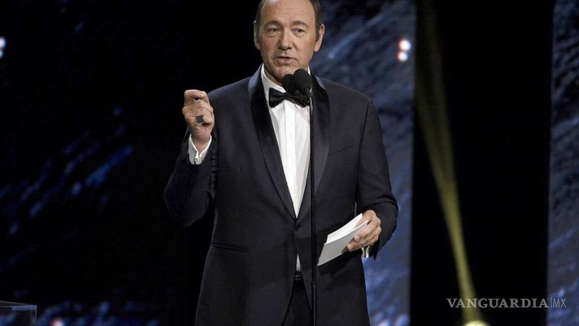 $!Una raya más al tigre; masajista también denuncia a Kevin Spacey por acoso sexual