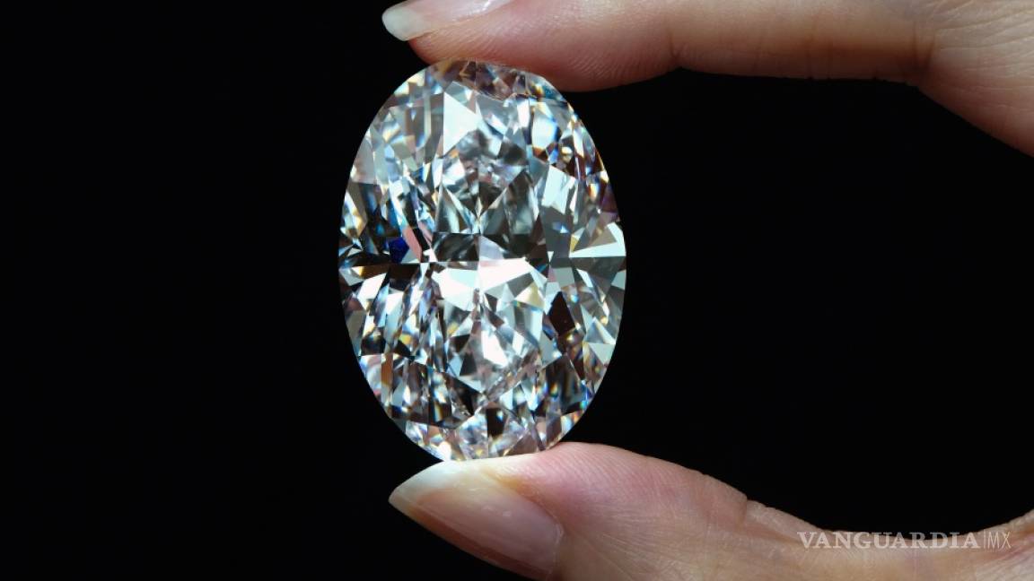 Pagan más de 100 mdd un diamante “extremadamente raro” subastado por Sotheby’s