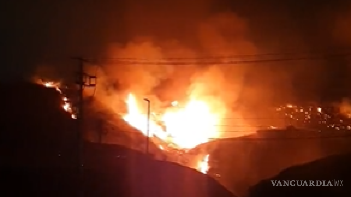 Reportan otro incendio, ahora en Edomex; arden pastizales de Naucalpan