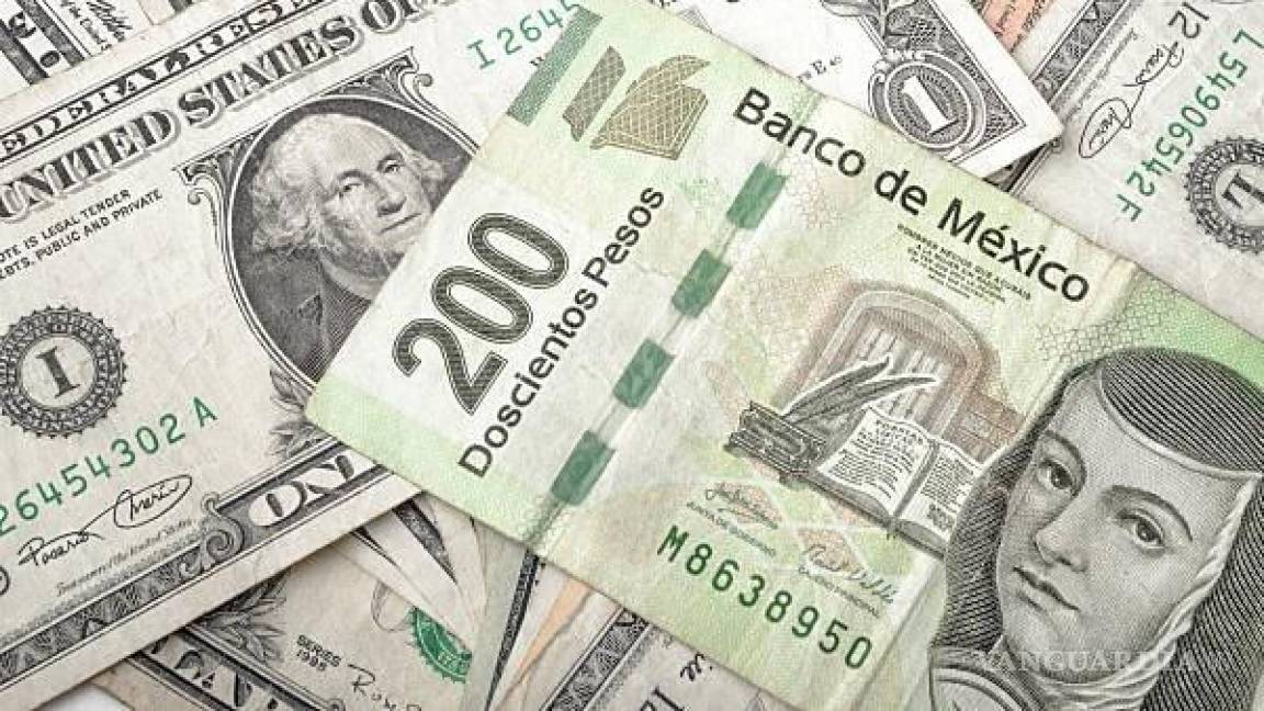 Peso cae ante el dólar tras recorte de tasas de interés en EU