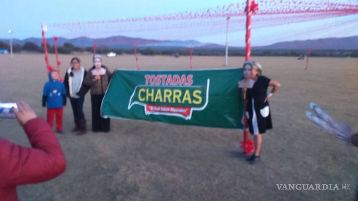 $!Ya llegaron los primeros invitados a los XV años de Rubí