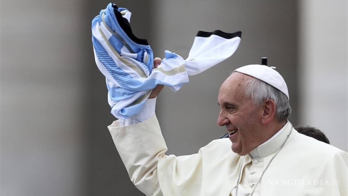Papa Francisco dice que Lionel Messi 'no es Dios'