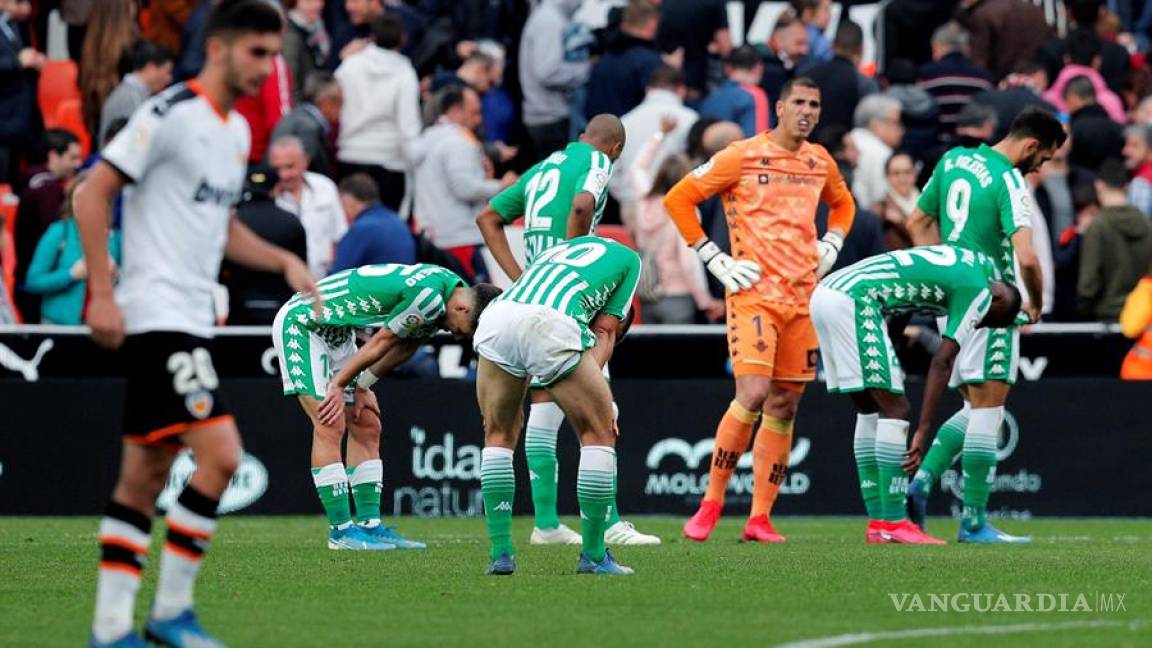 Valencia le pega al Betis de Guardado y Lainez