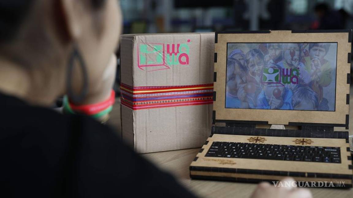 Wawalaptop, una laptop ecológica hecha de madera que dura 10 años