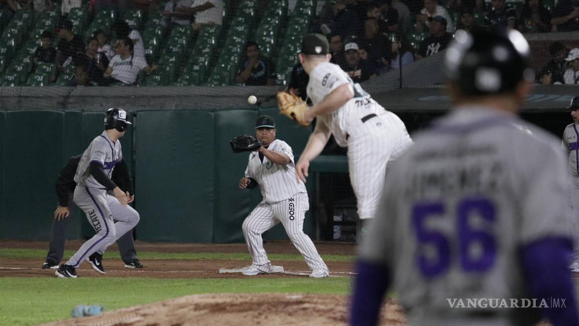 $!Saraperos le quita el brillo a los Dorados desde el Madero: Saltillo gana 2-0 a Chihuahua en casa